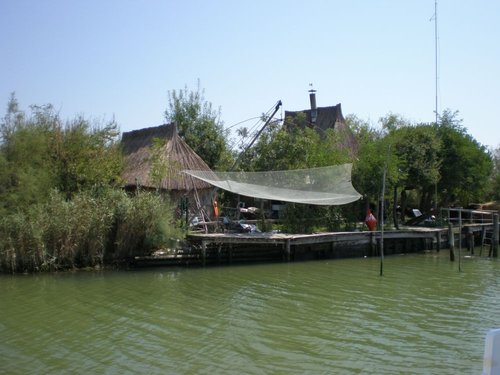 Tipici casoni dei pescatori in Laguna di - © Arpa FVG