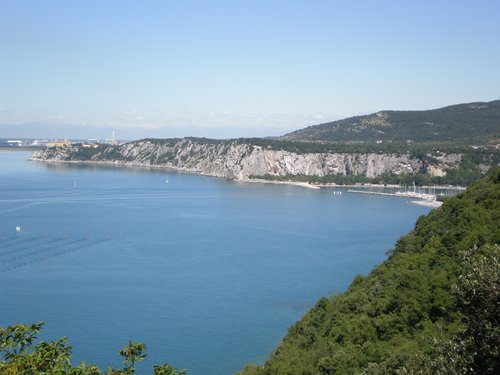 Veduta delle falesie di Duino con la Baia di Sistiana - © Arpa FVG