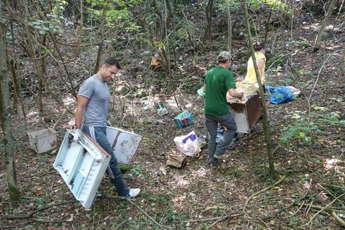 I volontari dell'associazione SOS Carso