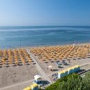 spiaggia di grado (foto archivio)