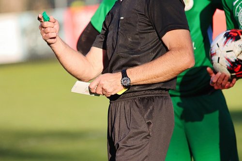 referee-gb9d482186_1280